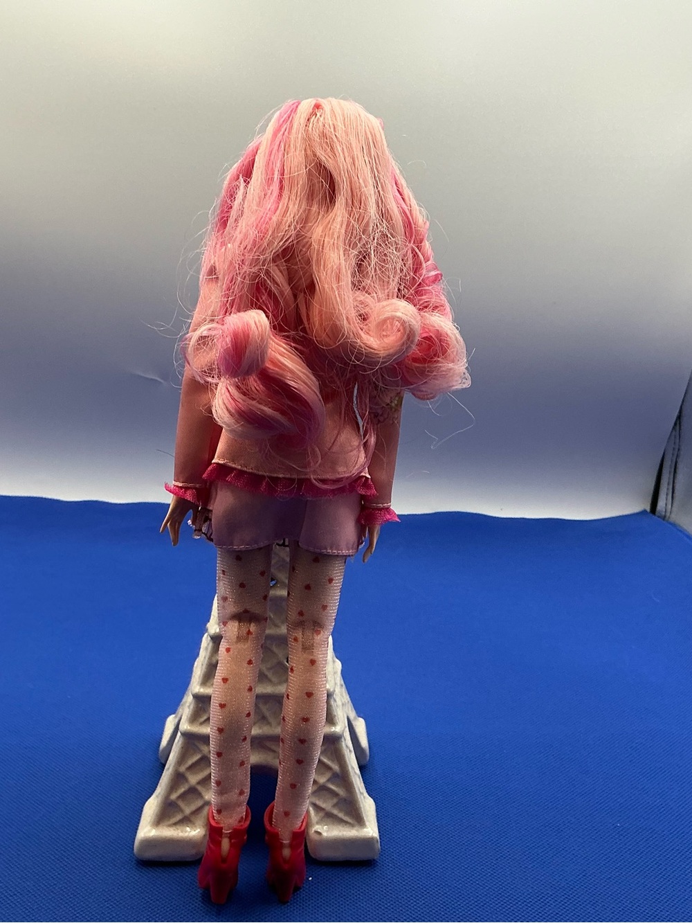Disney Rise Of Red Doll DESCENDANTS - Picture 3 of 5